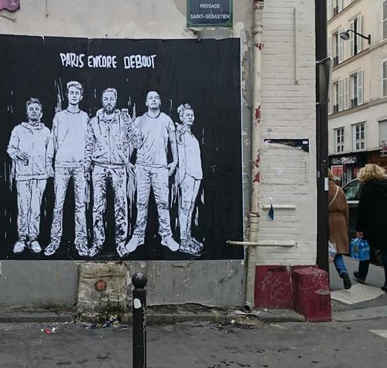 Affiche "Paris encore debout" de Combo après les attentats de novembre