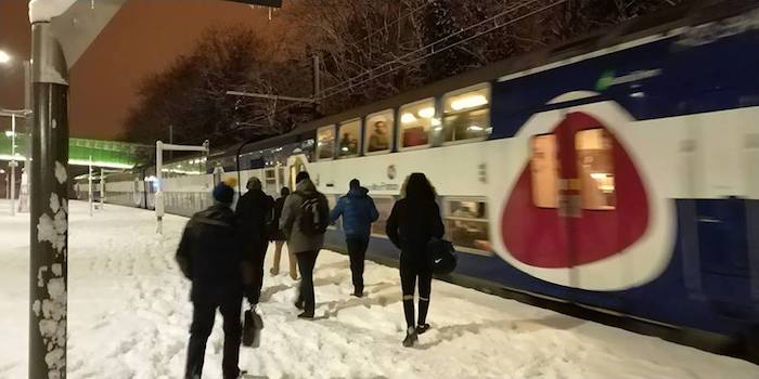 La   neve  porta  disagi  a  Choisy le Roi – Île-de-France : la neige bloque la circulation