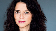 L'insouciance de @karinetuil : une interview à retrouver sur @parisdepêches