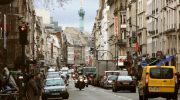 Rue FaubourgSaintAntoine, Paris, circulation