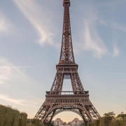 Tour Eiffel, saut, base jumper, parachute