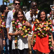 Anne Hidalgo, Tahitin Teahupoo, voyage