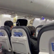 Boeing 737 Max 9, incident en vol, porte, Alaska Airlines