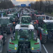 agriculteurs, Paris, tracteurs, bouchons