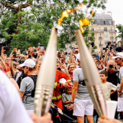 15 juillet, flamme olympique, Paris 2024, République