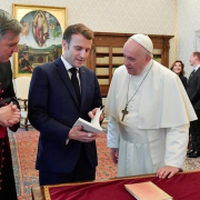 Pape, Macron, Ajaccio, Corse