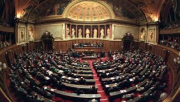 sénat,condamne,discrimination,transgenres